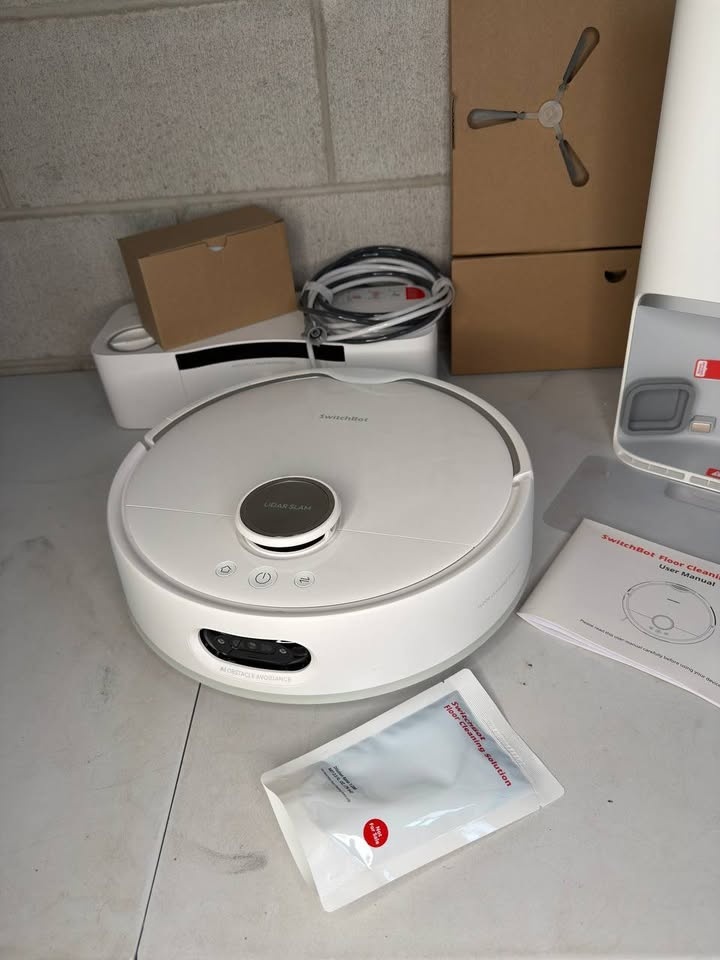 SwitchBot S10 Robot Vacuum and Mop with Dual Stations - photo 5