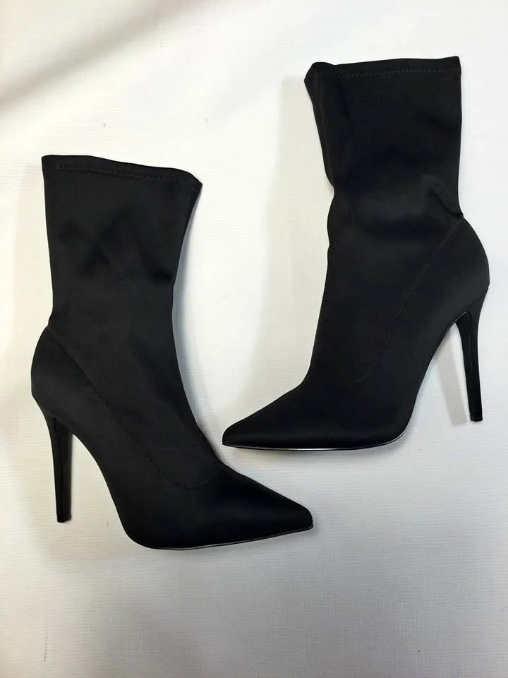 NEW * Black Stilettos Ankle High Womans Size 9M Fashion Nova