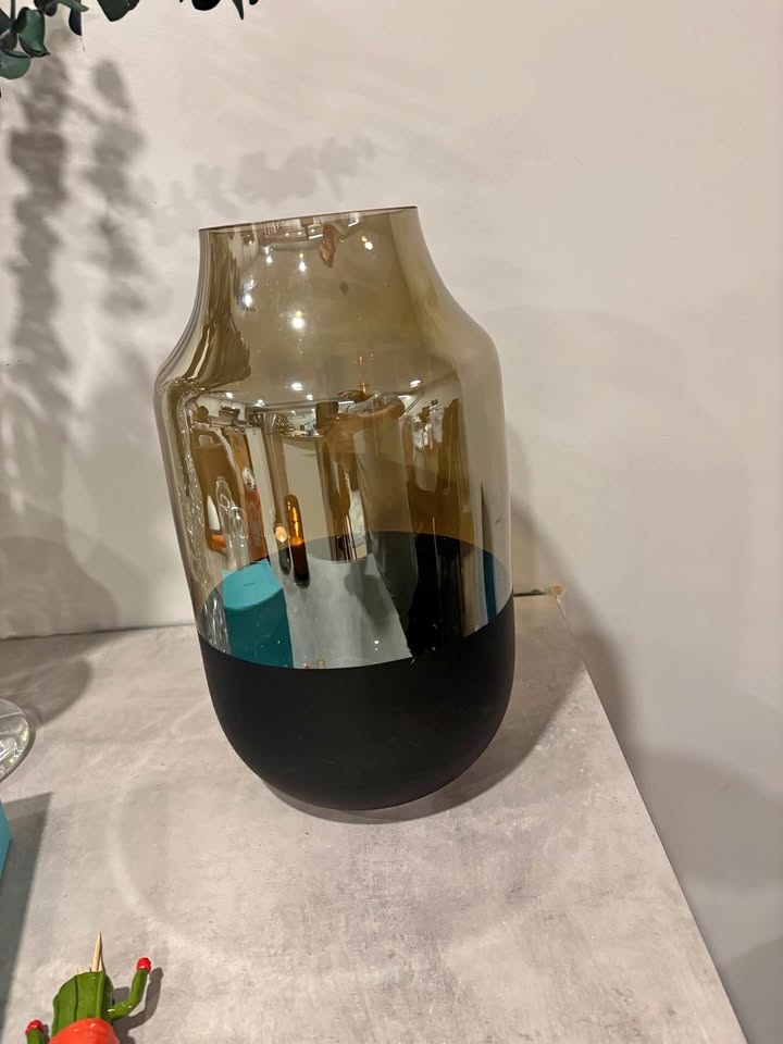 Flower/Decorative vase
