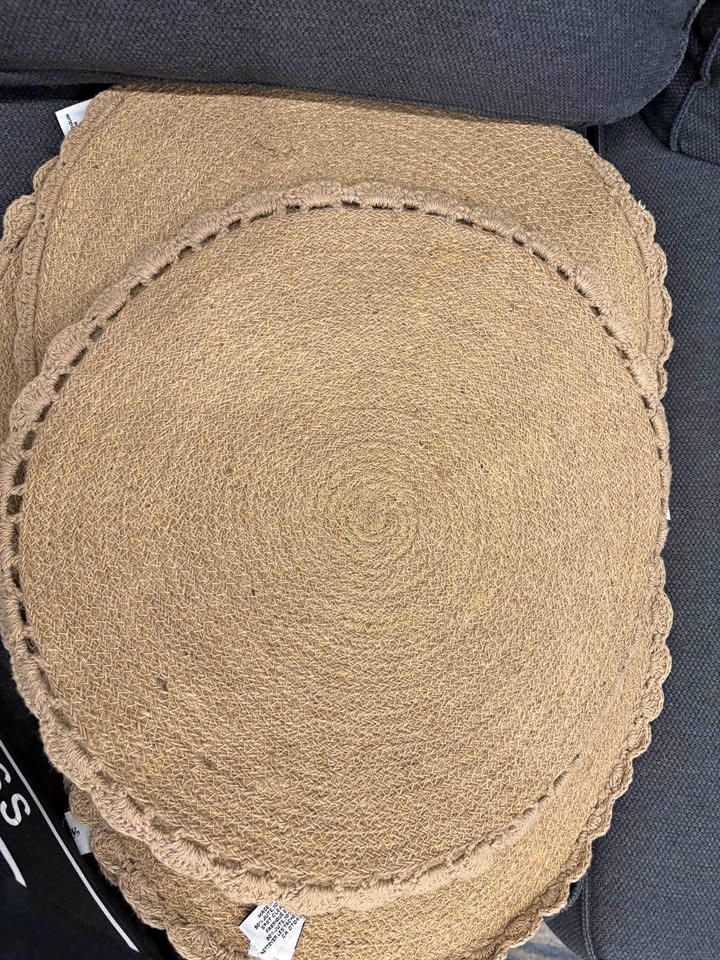 8 place mats