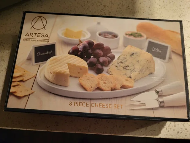 8-piece Cheese Serving Set - Excellent Condition
