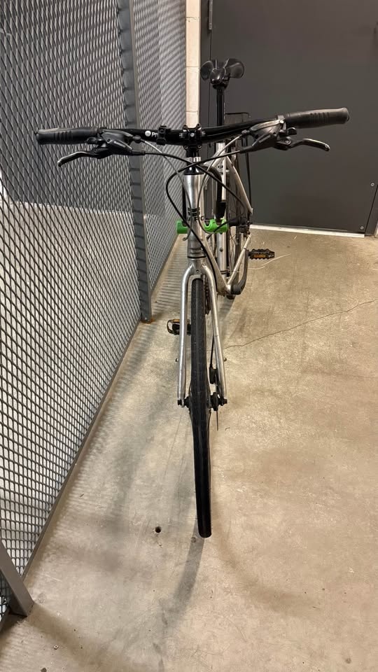 Haro Rivon XL Commuter Bike - photo 3