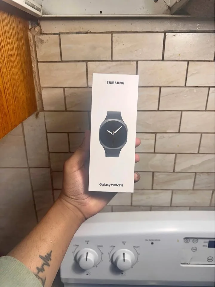 Samsung Watch 8 GPS+LTE+bluetooth