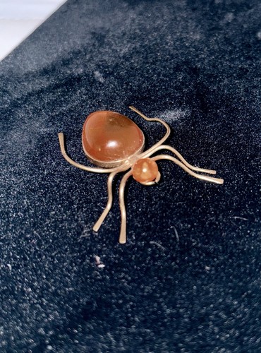 VINTAGE GOLD TONE GENUINE BALTIC AMBER SPIDER PIN - photo 4