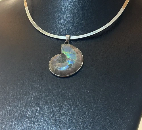 BEAUTIFUL LARGE NATURAL AMMOLITE FOSSIL PENDANT