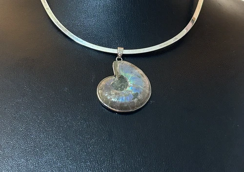 BEAUTIFUL LARGE NATURAL AMMOLITE FOSSIL PENDANT - photo 2