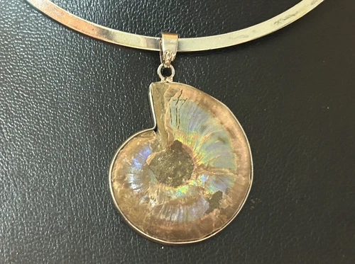 BEAUTIFUL LARGE NATURAL AMMOLITE FOSSIL PENDANT - photo 3