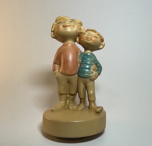 Seigfried Hafner - Music Box Plays ‘Que Sera Sera’ - photo 3