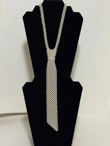 Vintage 19” Faux Pearl Necktie Necklace Asymmetrical Classic Ivo