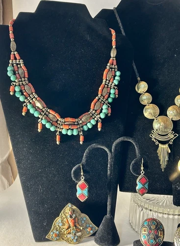 9 PIECE COLLECTION TRIBAL VINTAGE TIBETAN JEWELRY - photo 3