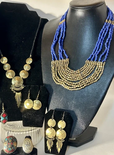 9 PIECE COLLECTION TRIBAL VINTAGE TIBETAN JEWELRY - photo 5