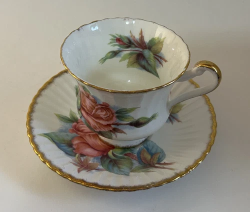 PARAGON England Bone China WORLD FAMOUS ROSES - photo 3