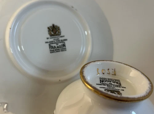 PARAGON England Bone China WORLD FAMOUS ROSES - photo 4