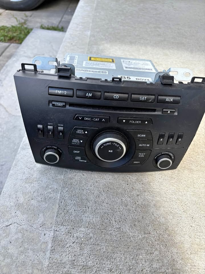 Mazda 3 (2010-2013) Radio