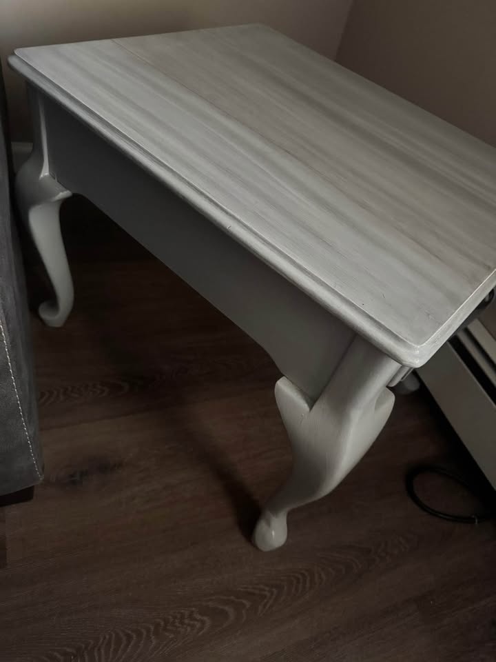 End table - photo 2