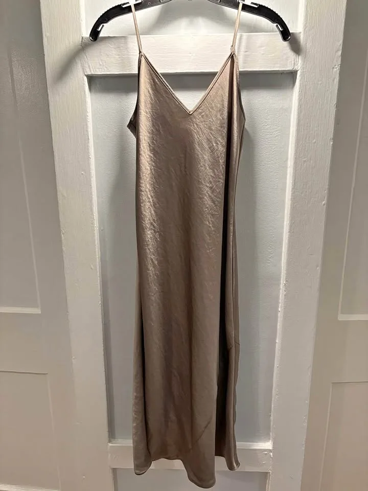 NWOT- Aritzia Wilfred Slip Dress