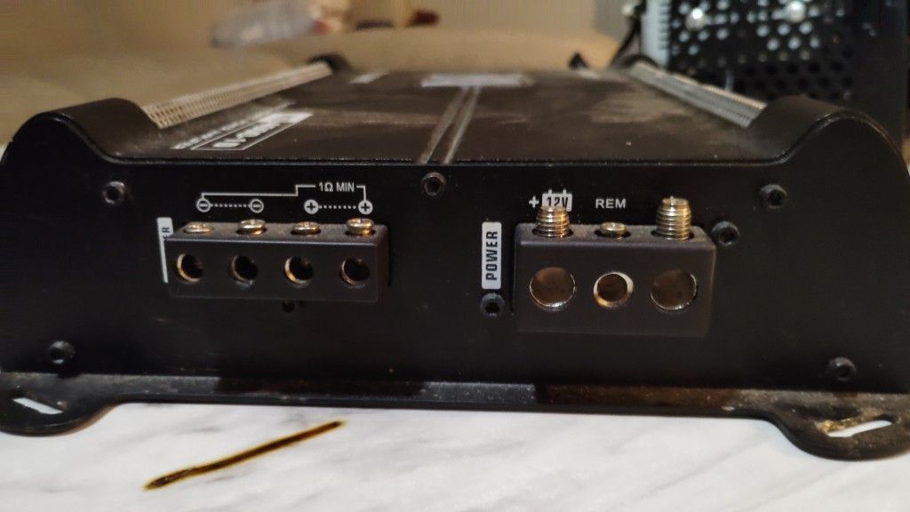 War Zone 4000 W Class D Car Audio Amp - photo 5
