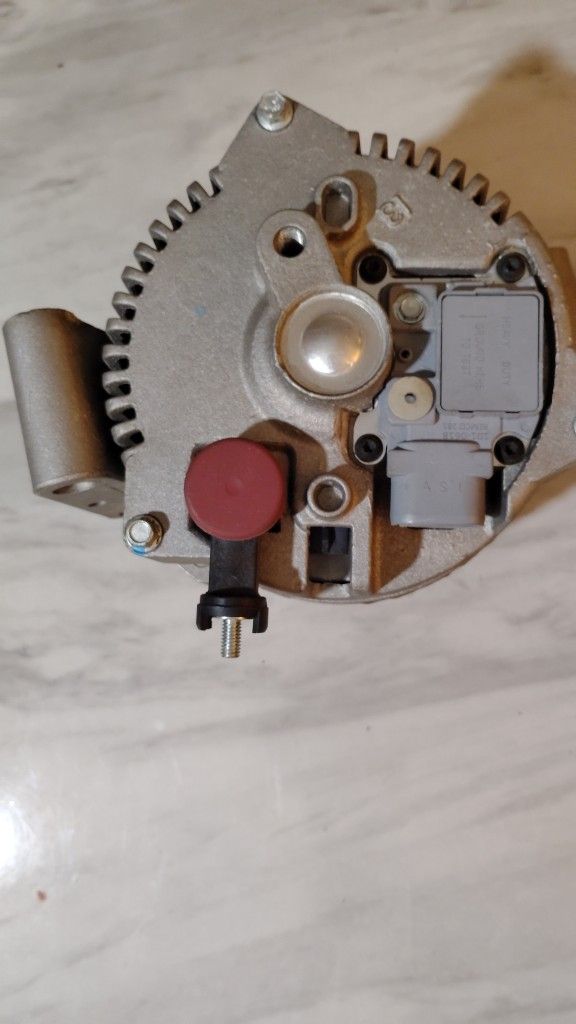 2007 Ford Explorer Alternator - New - photo 2