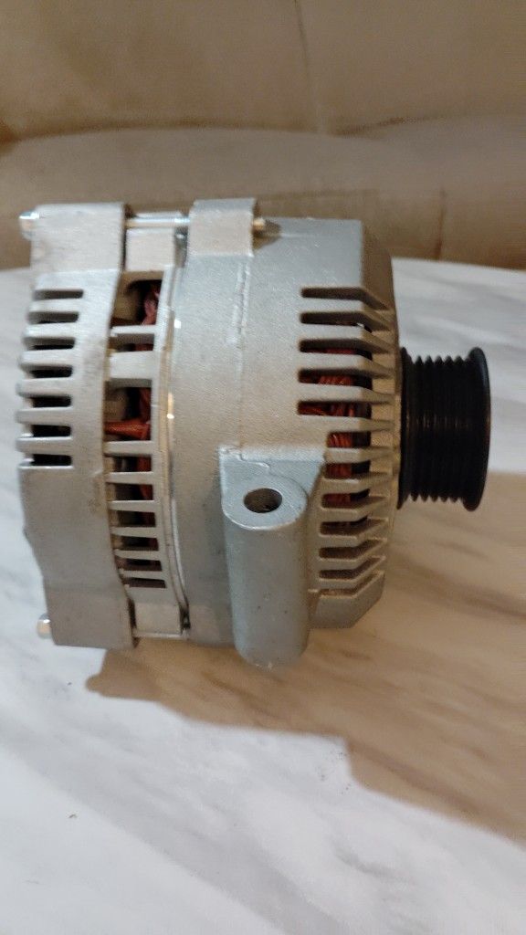 2007 Ford Explorer Alternator - New - photo 4