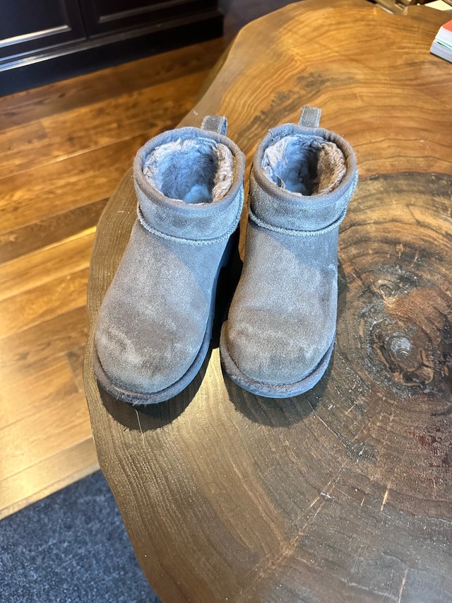 Uggs classic mini