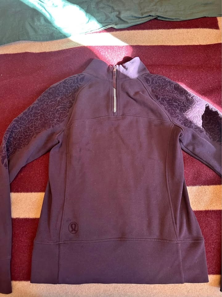 LULULEMON FLORAL sweater pullover