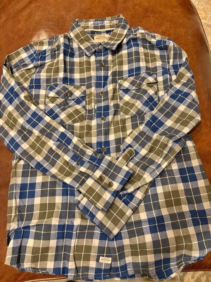 Quick silver flannel shirt long Sleeve Size s
