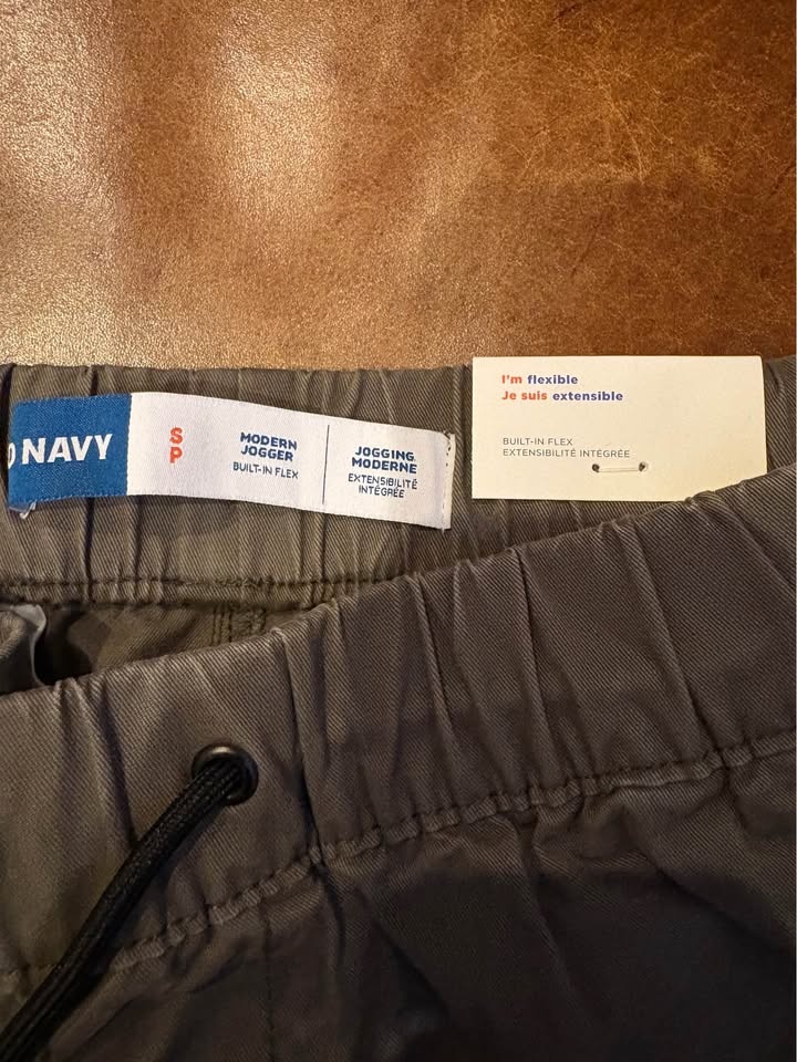 Old Navy joggers Size small. BNWT - photo 2
