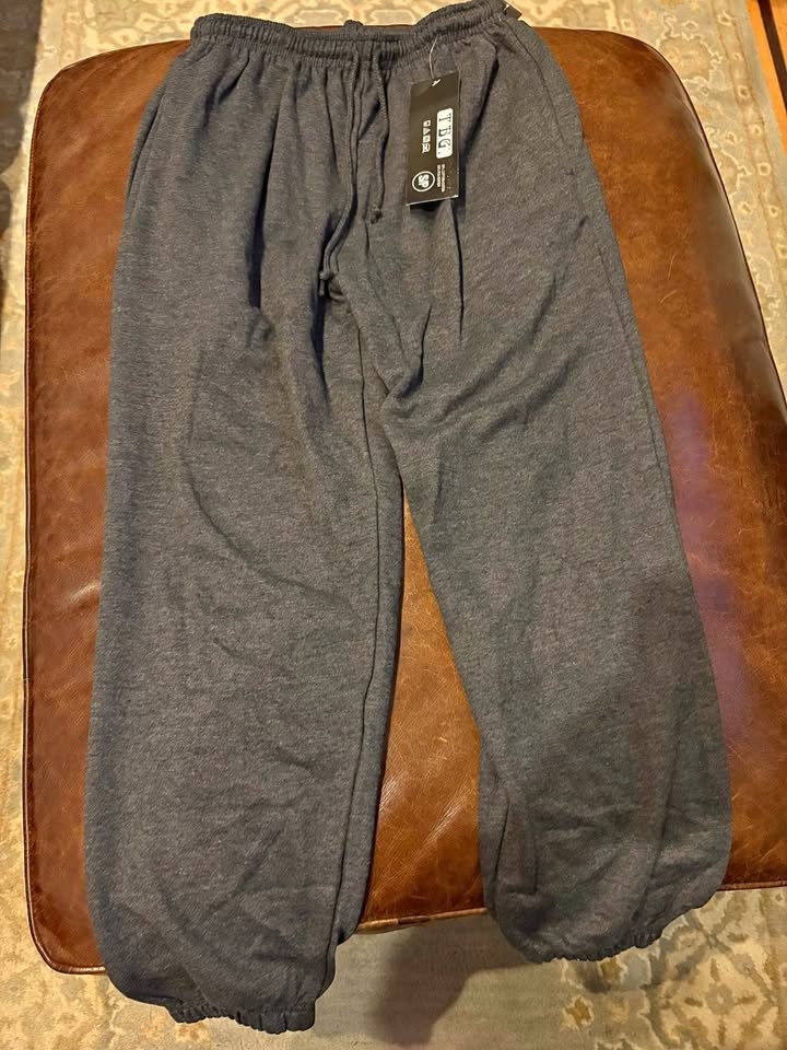 Men’s grey sweat pants. Size S. BNWT