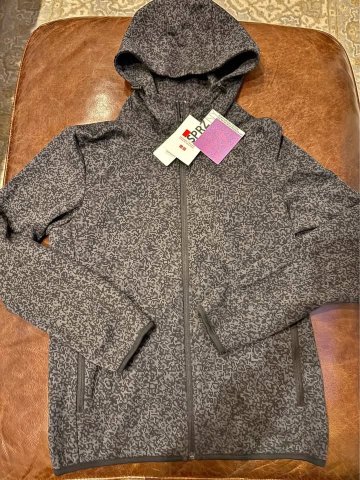 Uniqlo men’s size S full zip hoody BNWT