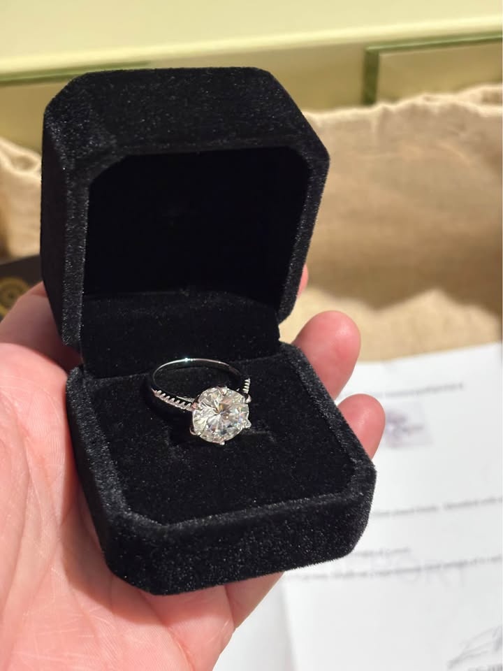 5.00 CT GRA Certified Moissanite Ring/Engagement Ring - photo 2