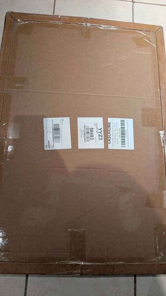 Brand New: Wall Mount Oval Mirror - 20"x30" from : VASUHOME® - photo 4