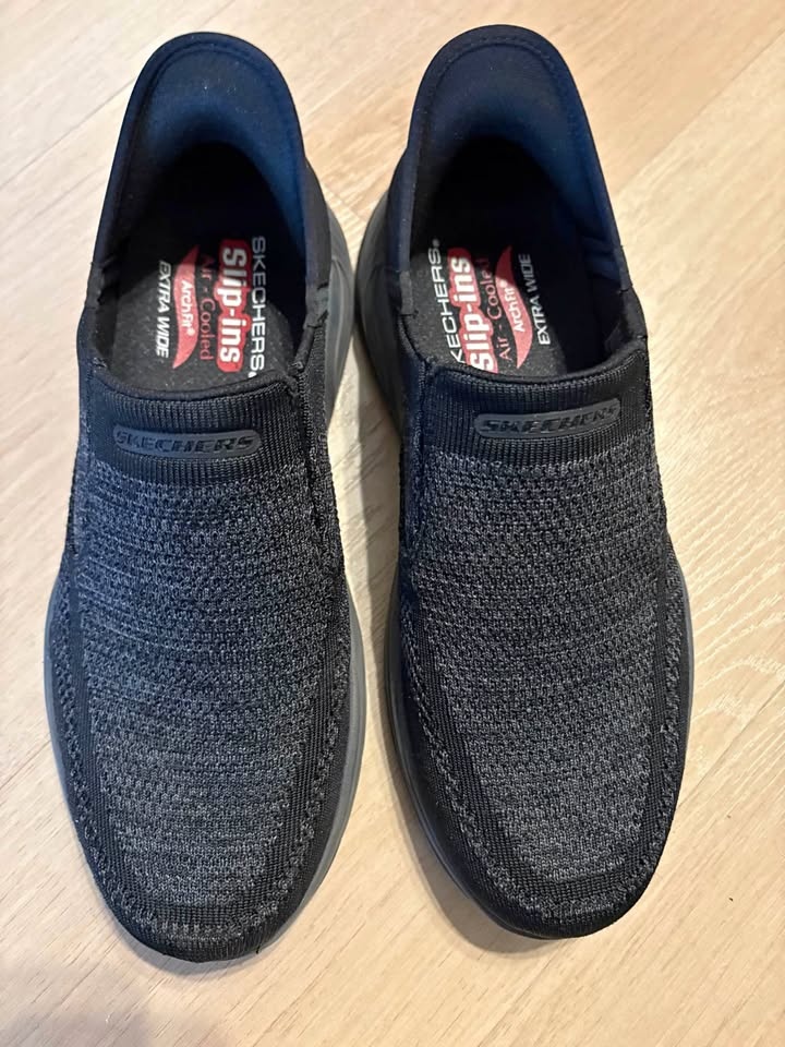 Mens sketchers Slip-ins extra wide size 9 shoes