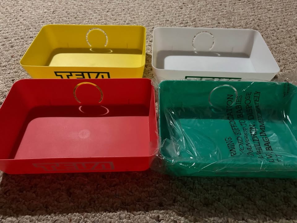 Plastic containers 6 1/4” x 9 1/4” Height 2 1/4” - photo 2