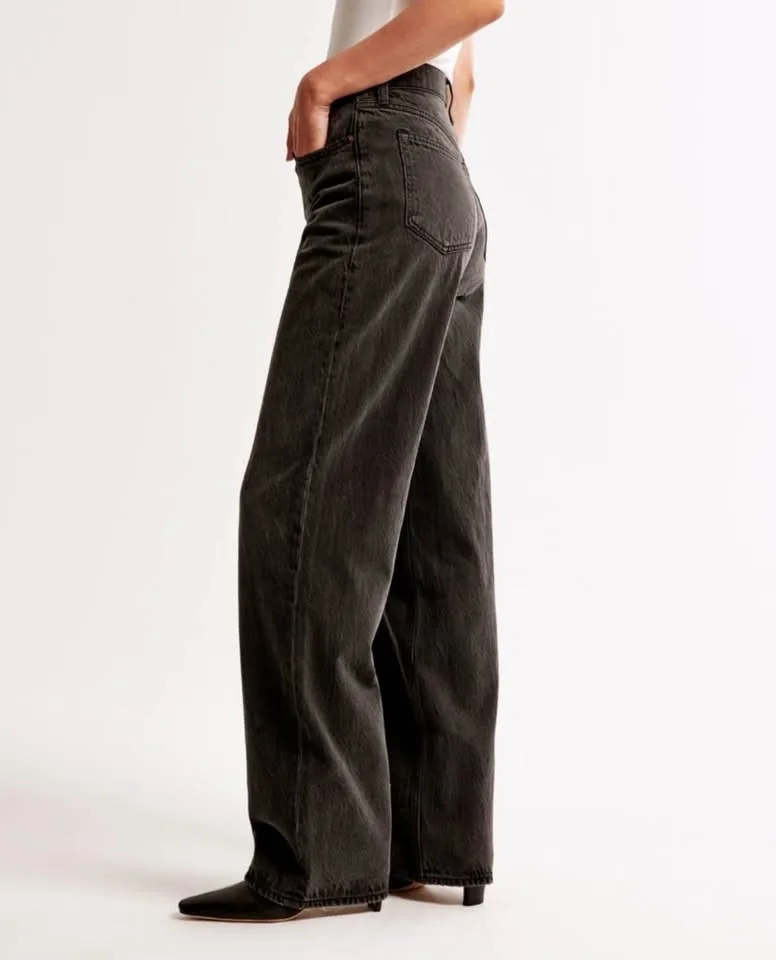 Abercrombie & Fitch High Rise Loose Jeans 28 Long image indicator(3)