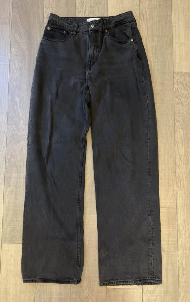 Abercrombie & Fitch High Rise Loose Jeans 28 Long image indicator(8)