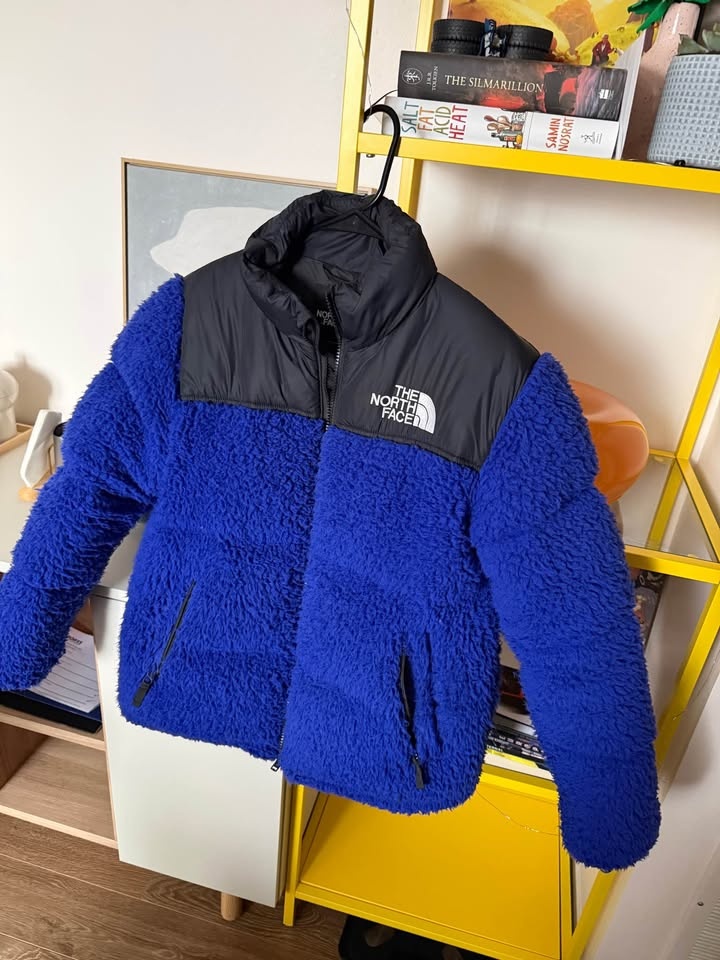 North face puffer jacket - photo 3