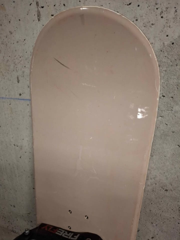 143cm Ripzone Snowboard and Bindings - photo 4