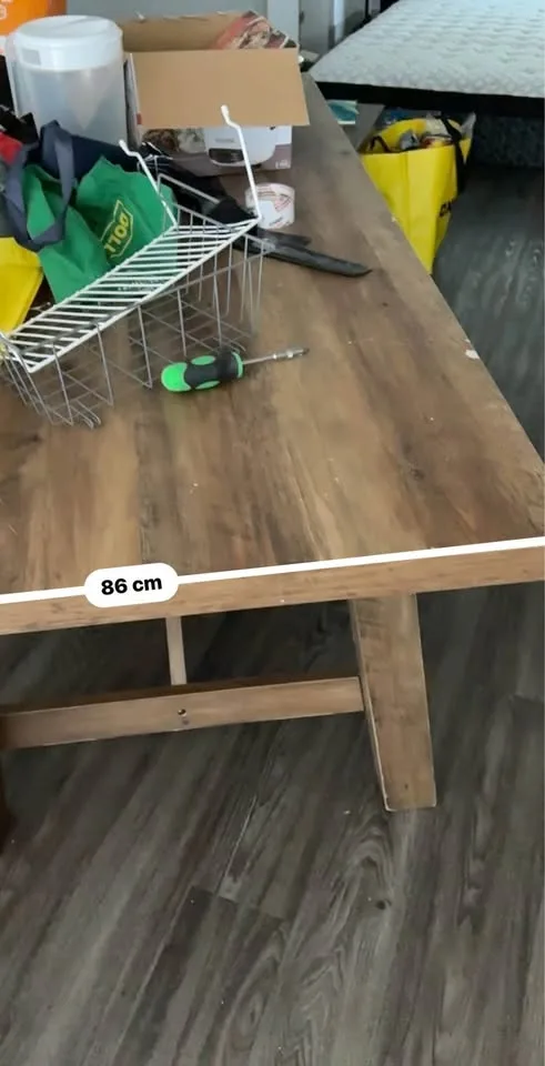 Dining + coffee table set image indicator(2)