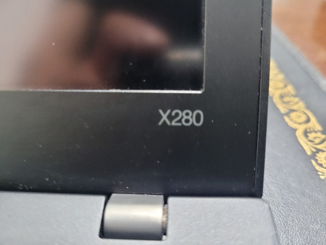 Lenovo X280 Laptop - Touch Screen 8 Generation - photo 4