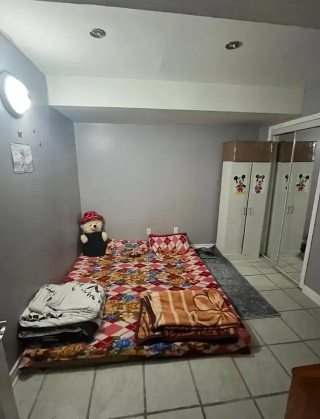 Sharing Basement for Girl