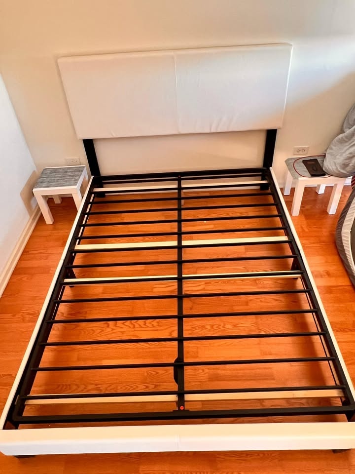 Bed + Slat + Side table - photo 2
