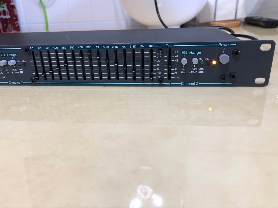 ASHLY MQX2150 Dual 15-Band Equalizer - photo 3