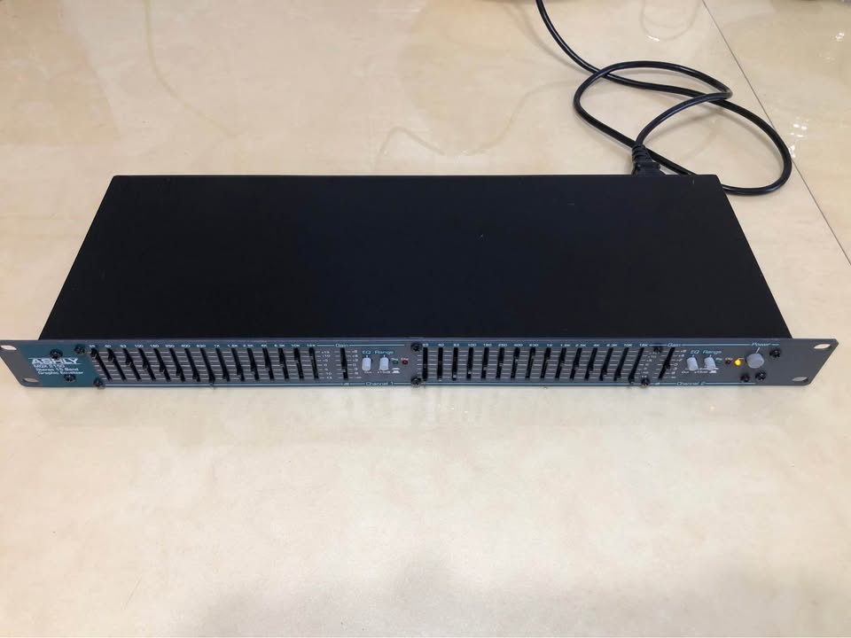 ASHLY MQX2150 Dual 15-Band Equalizer - photo 4
