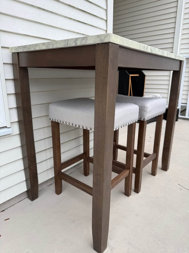 Marble Top Bar Table with Two Bar Stools - photo 2
