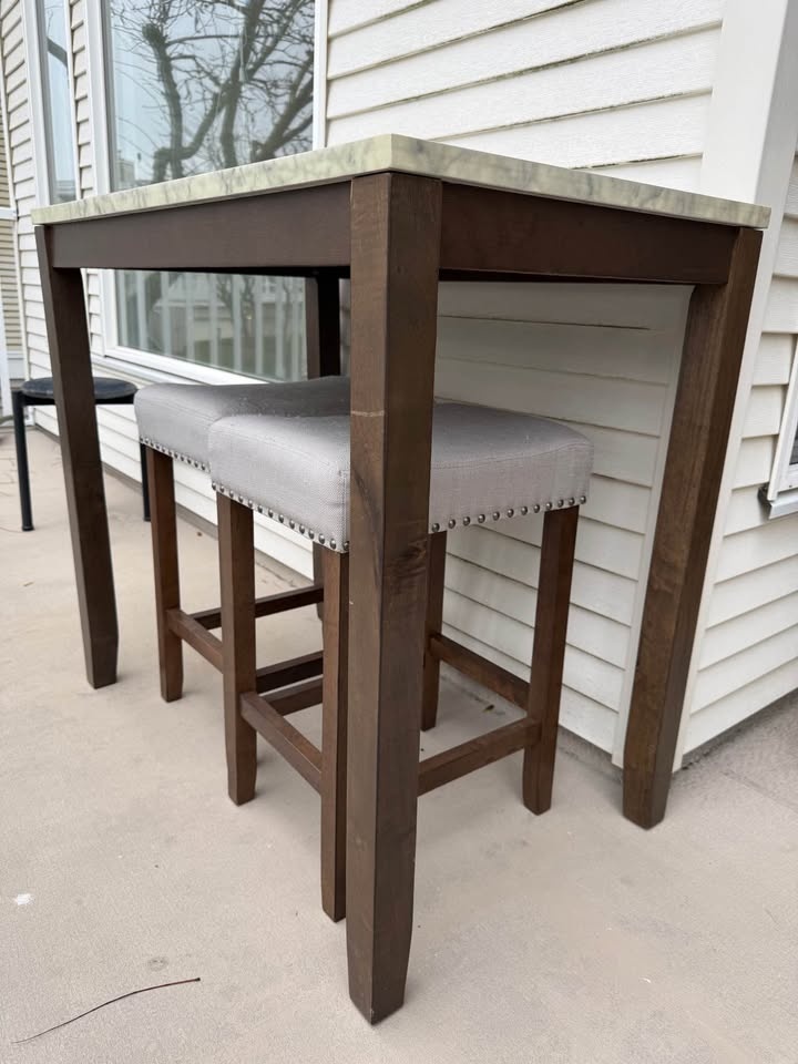 Marble Top Bar Table with Two Bar Stools - photo 3
