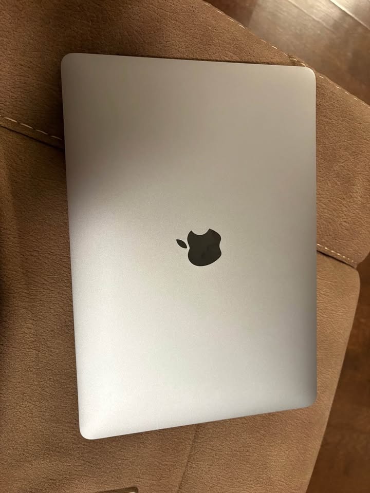 2019 MacBook Pro 13 inch - photo 2