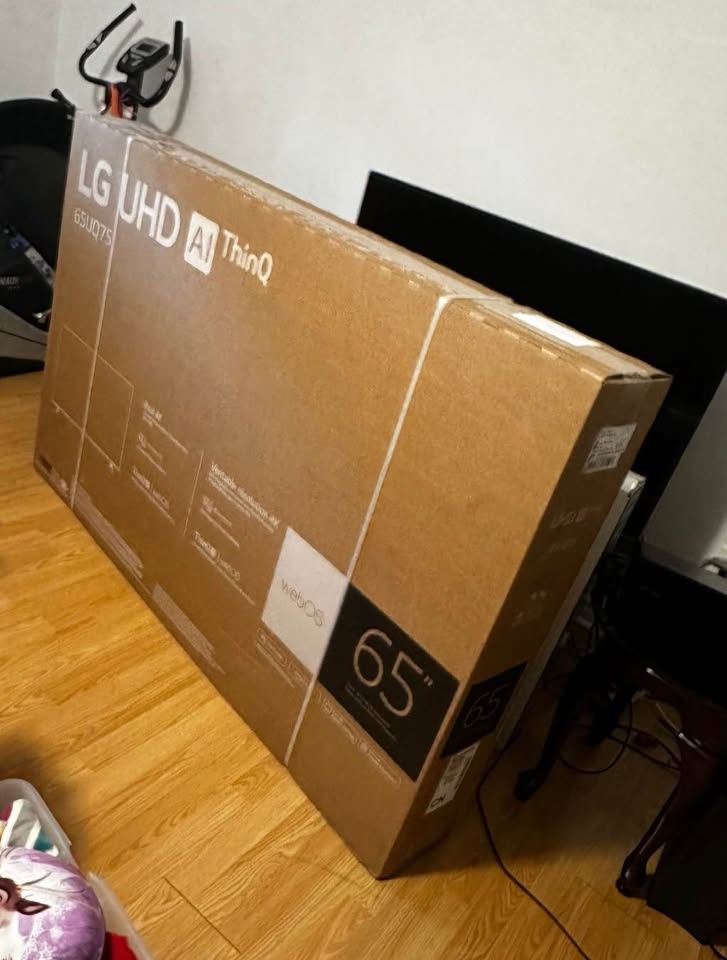 LG 65" 4K UHD HDR LED TV - photo 3