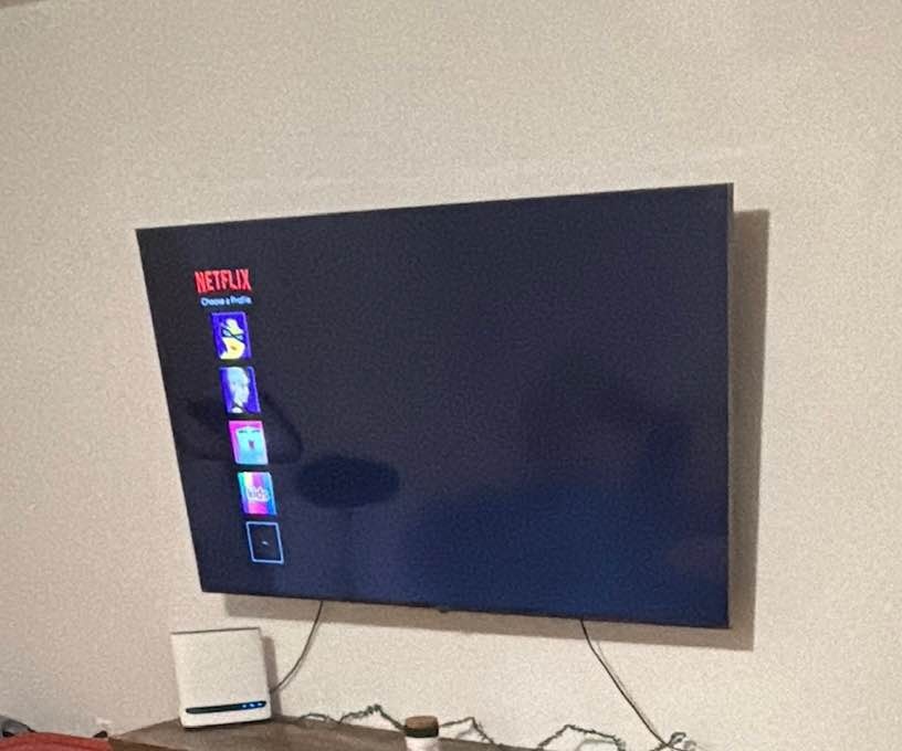LG 65" 4K UHD HDR LED TV - photo 4
