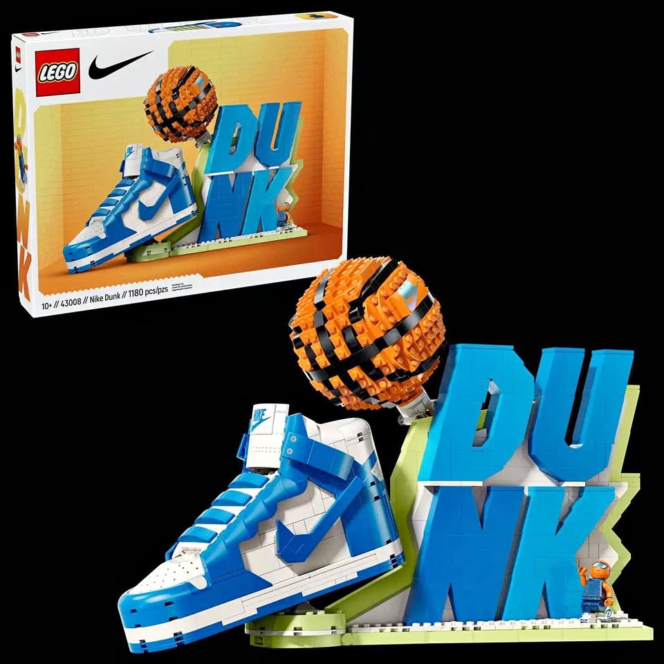 Nike Dunk x Lego set