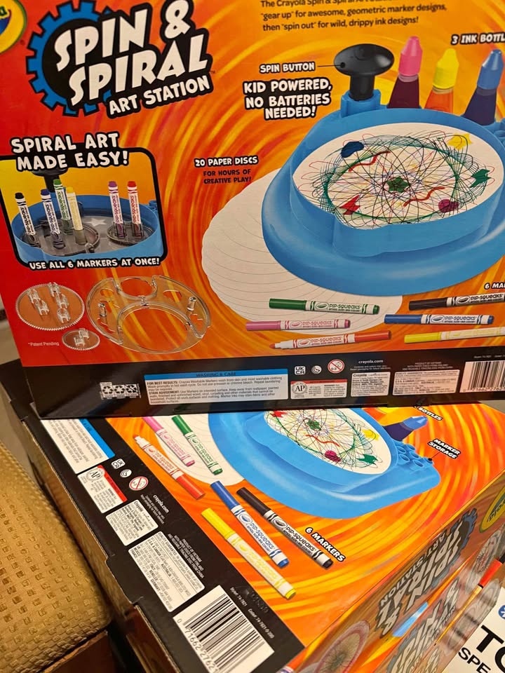 Crayola Spin & Spiral Art Station